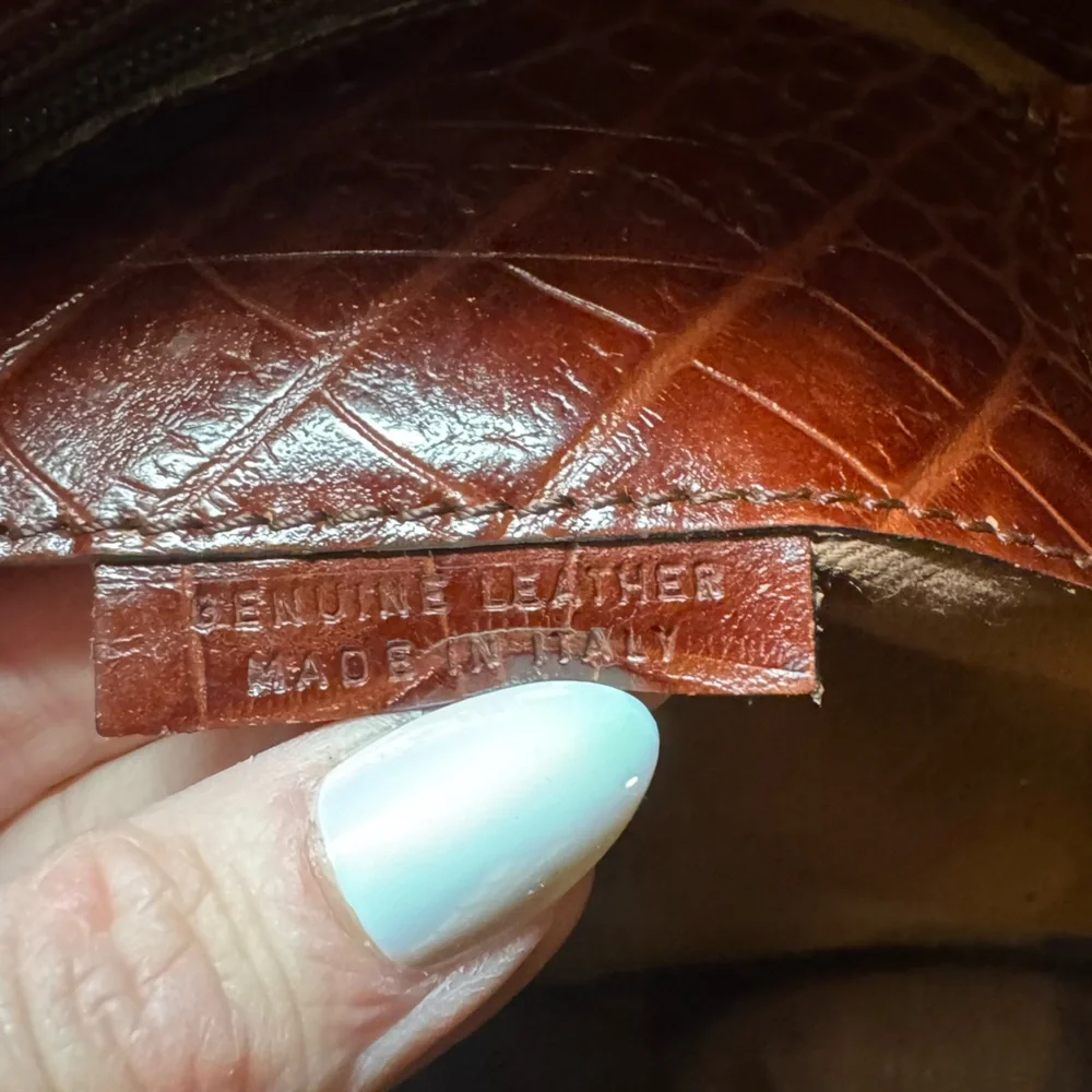 NORDSTROM Elegant Brown Crocodile-Embossed Leather Handbag